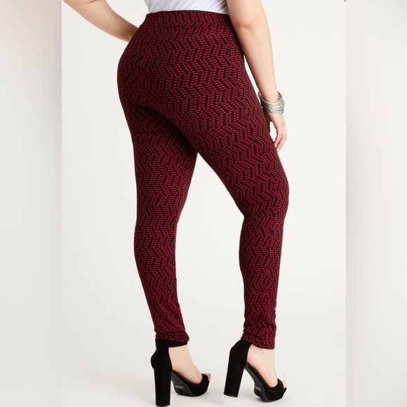 NeverWorn 26/28 & 22/24 Red/Blk Peplum Knit Top & Matching High Waisted Leggings - Picture 5 of 9